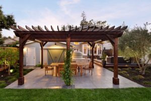 Outdoor dining room under pergola