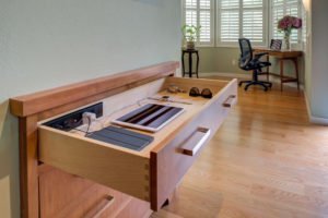 Built-in drawer charging station